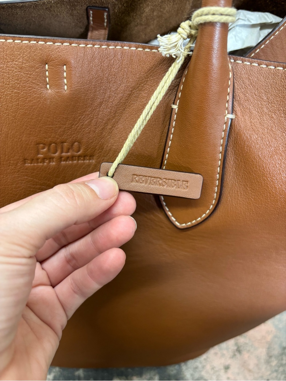 Polo by Ralph Lauren Bellport Large Reversible Leather Tote - Picture 13 of 15